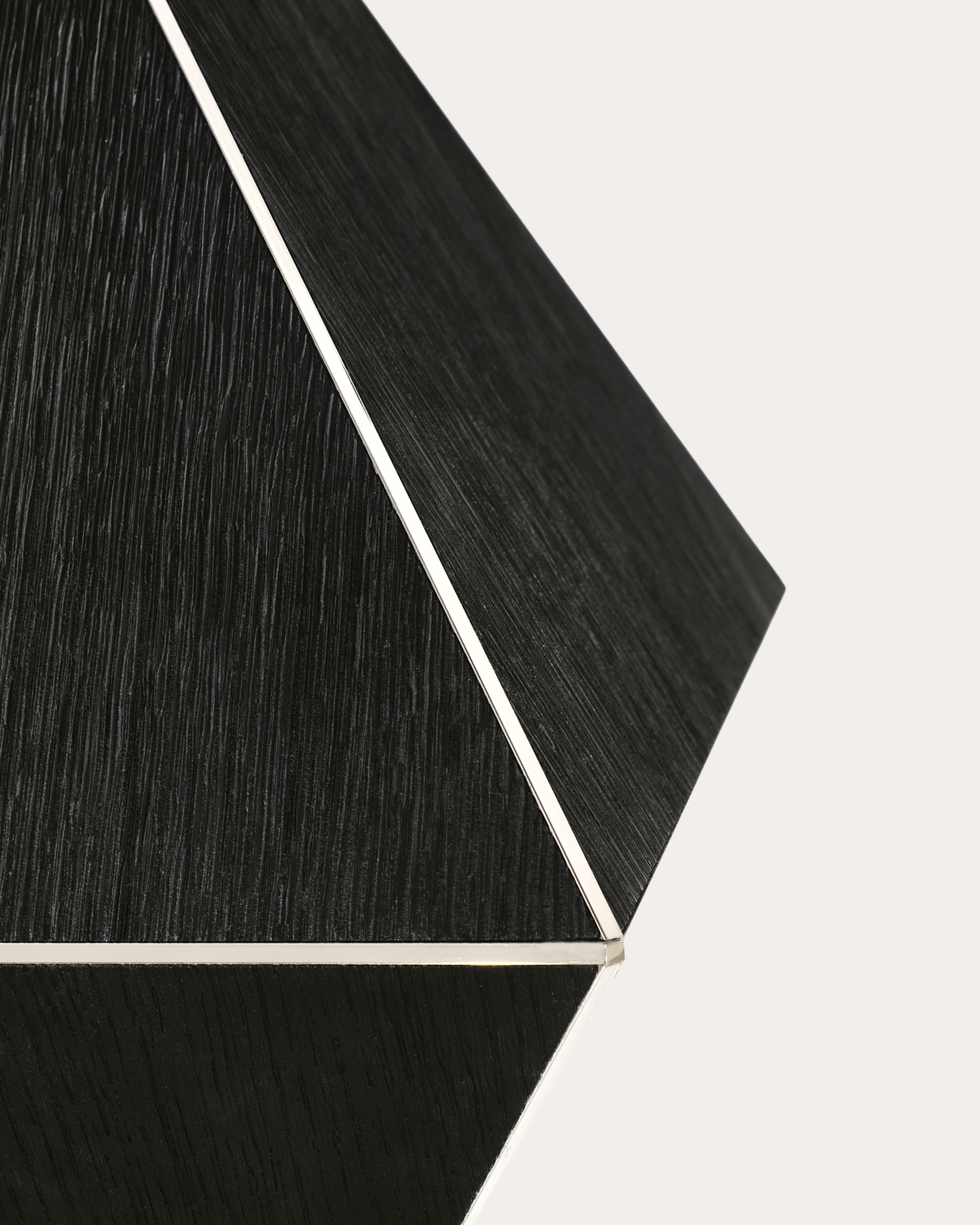 Trois carats side table • collector