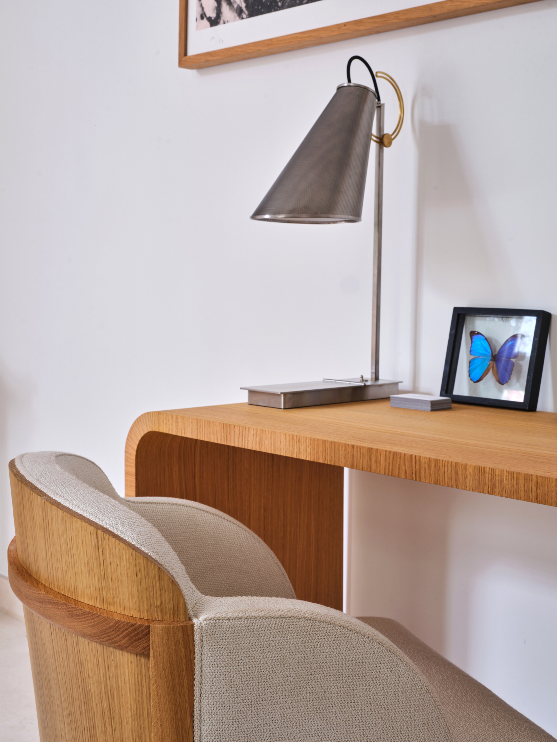 Compas dans l'oeil table lamp