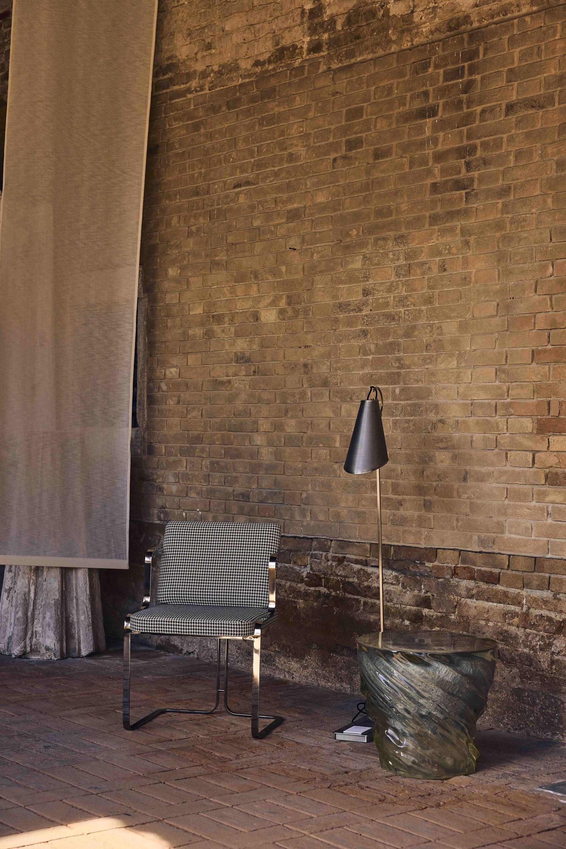 Compas dans l'oeil floor lamp