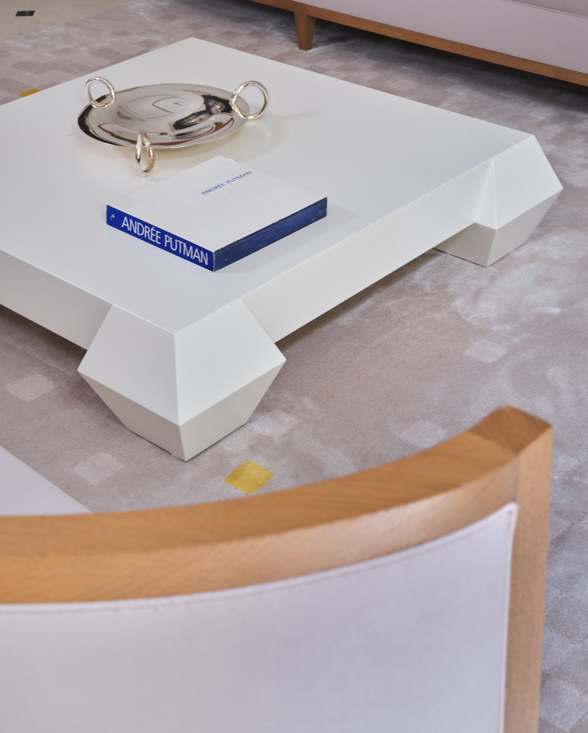 Trois carats et demi low table