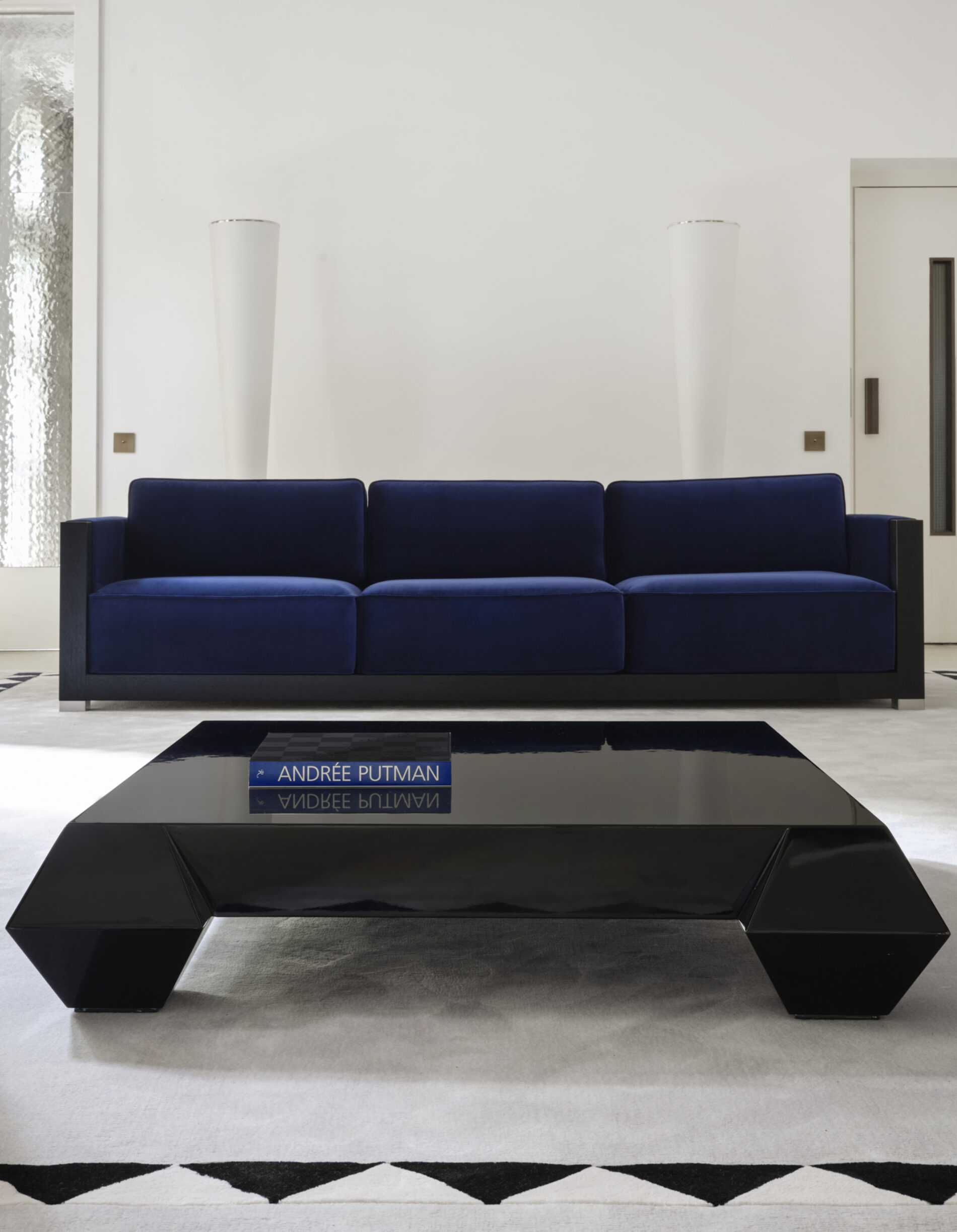 Trois carats et demi low table