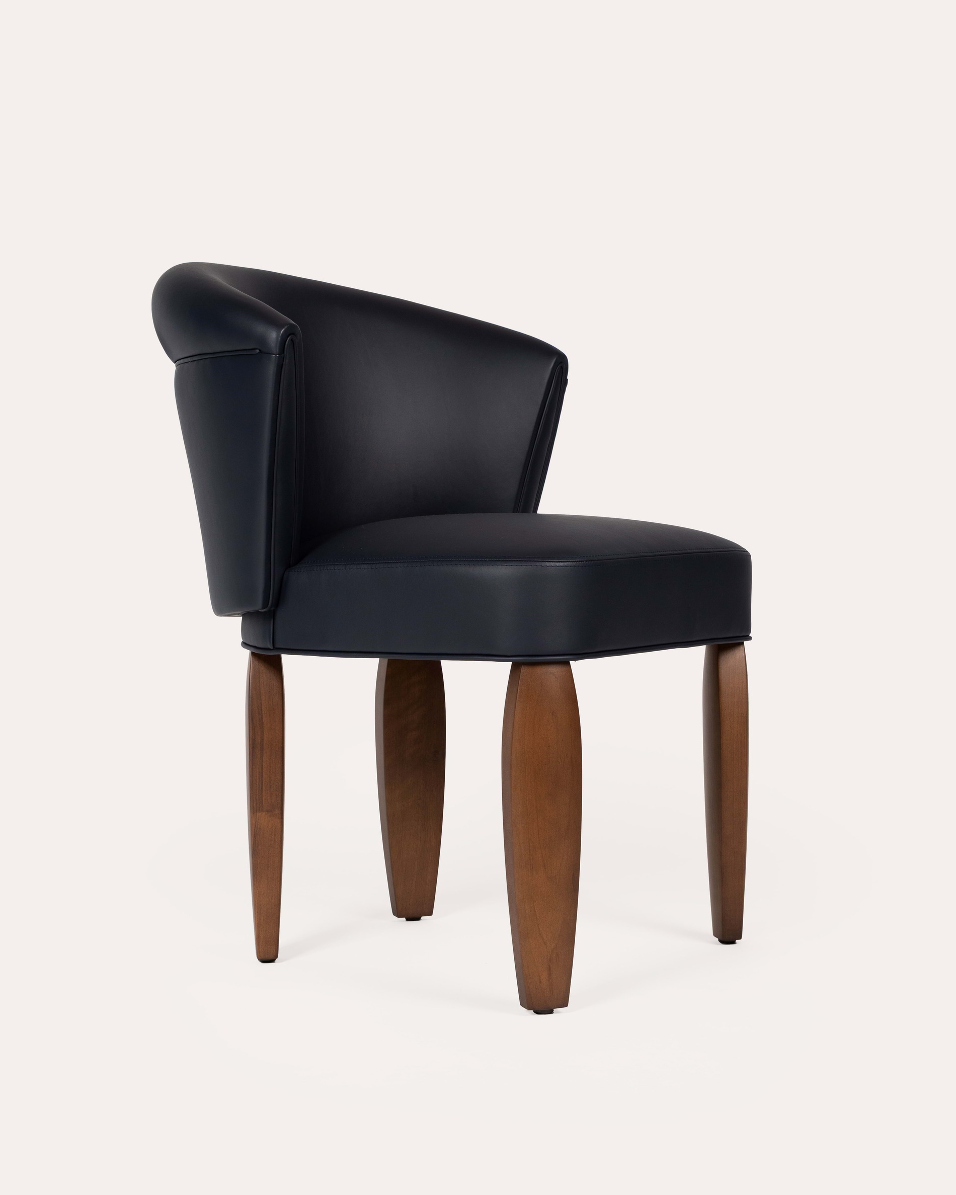A Bras Ouverts chair