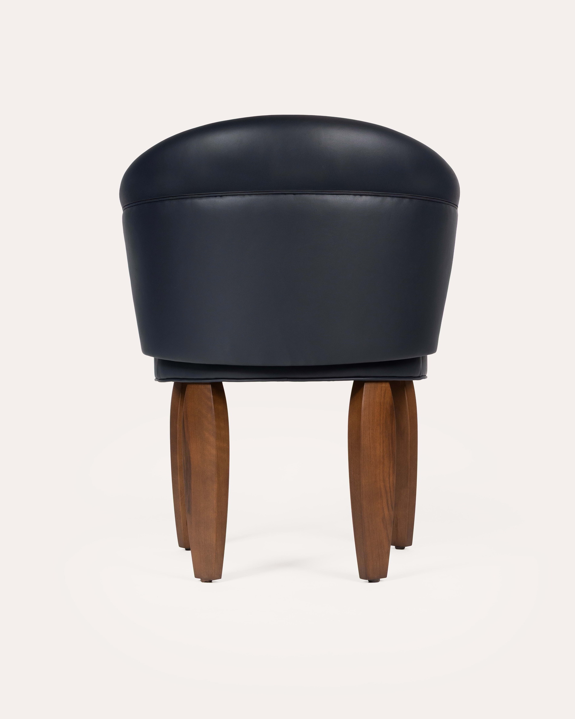 A Bras Ouverts chair