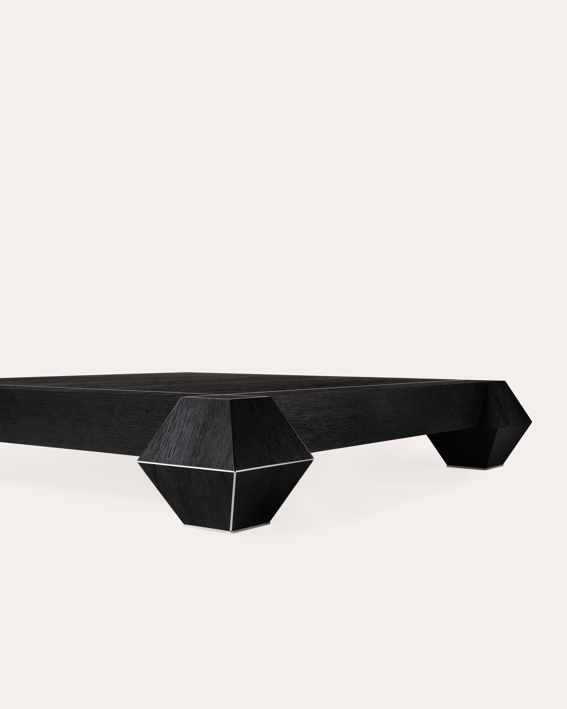 Trois carats et demi low table • collector
