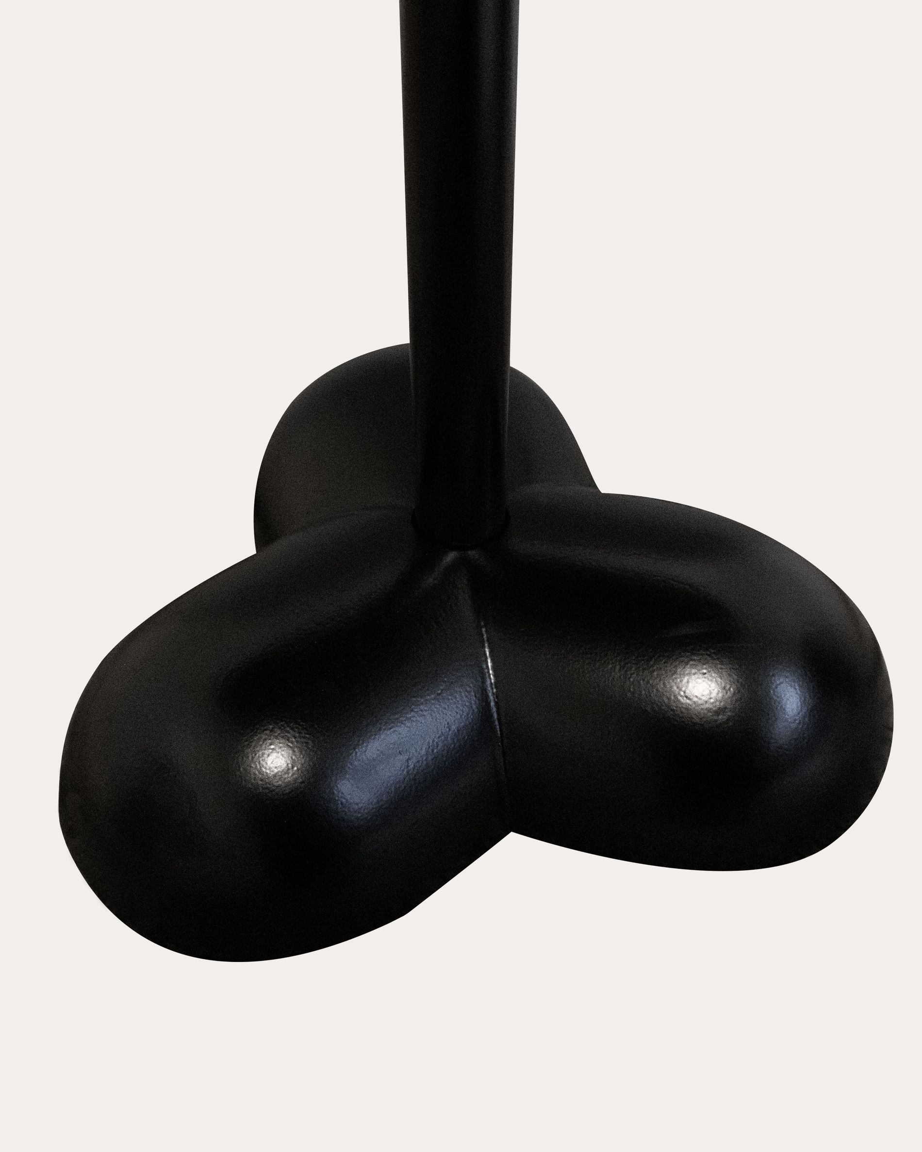 Trèfle bistro table