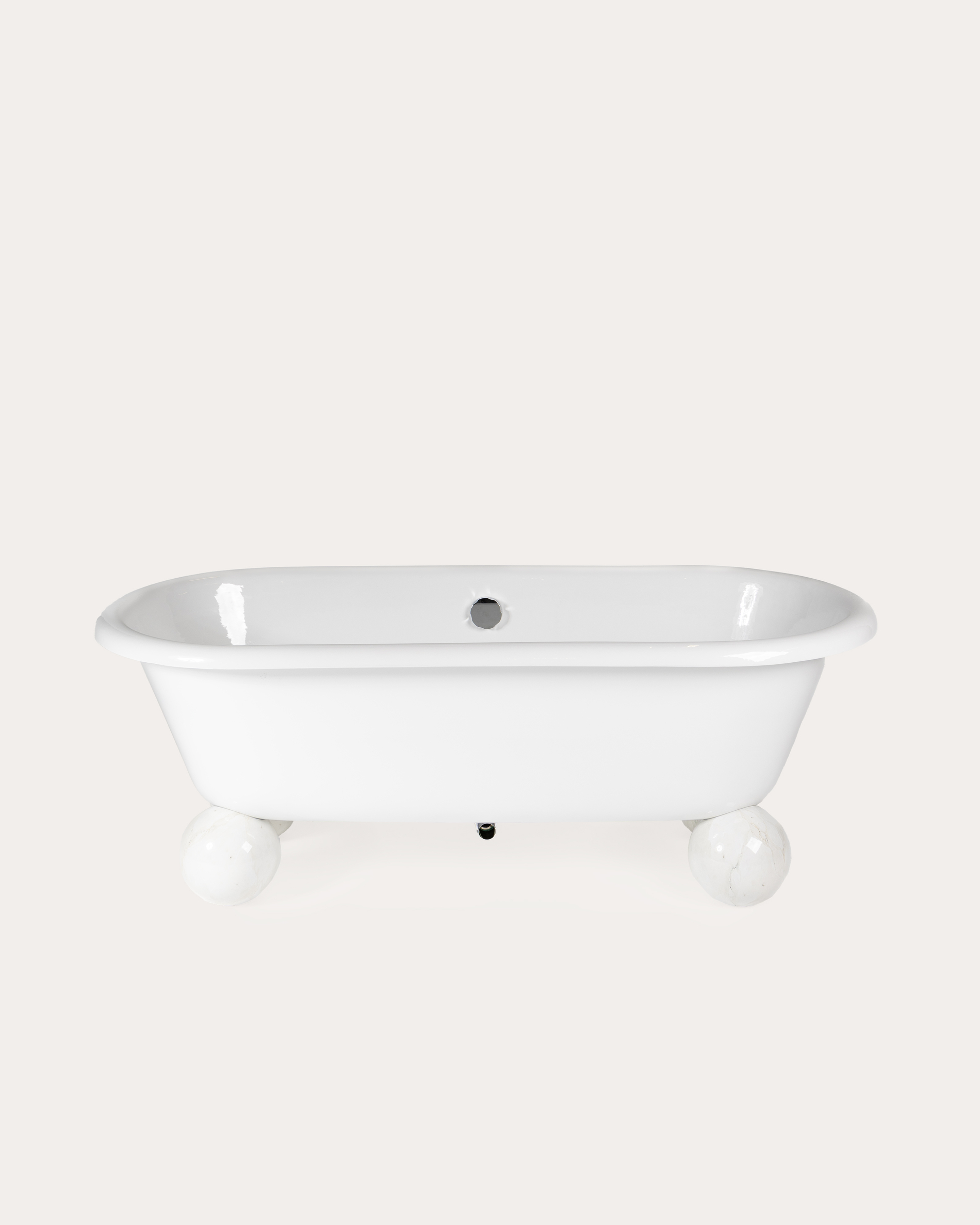 Boule bathtub