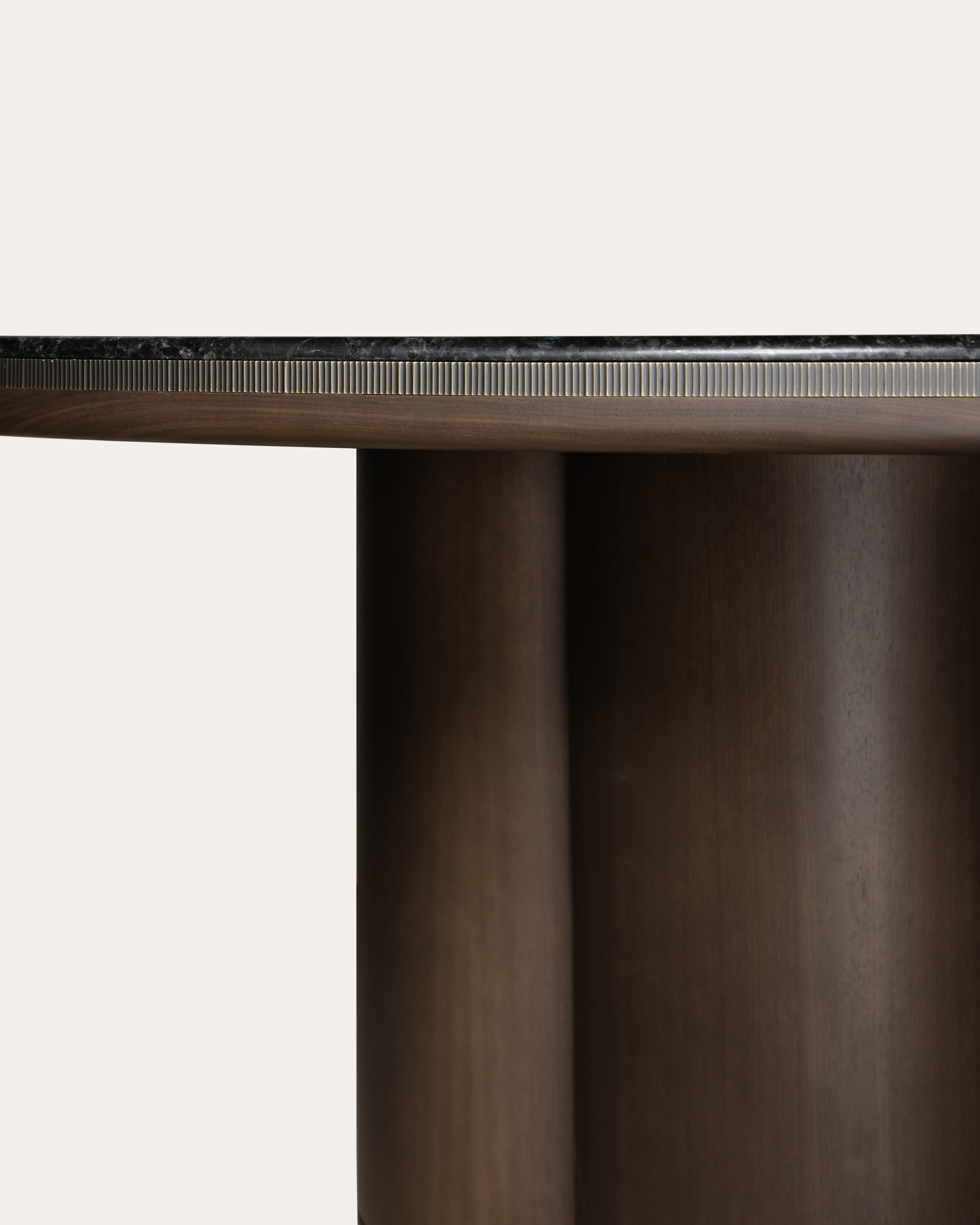 Quatre feuilles dining table • collector