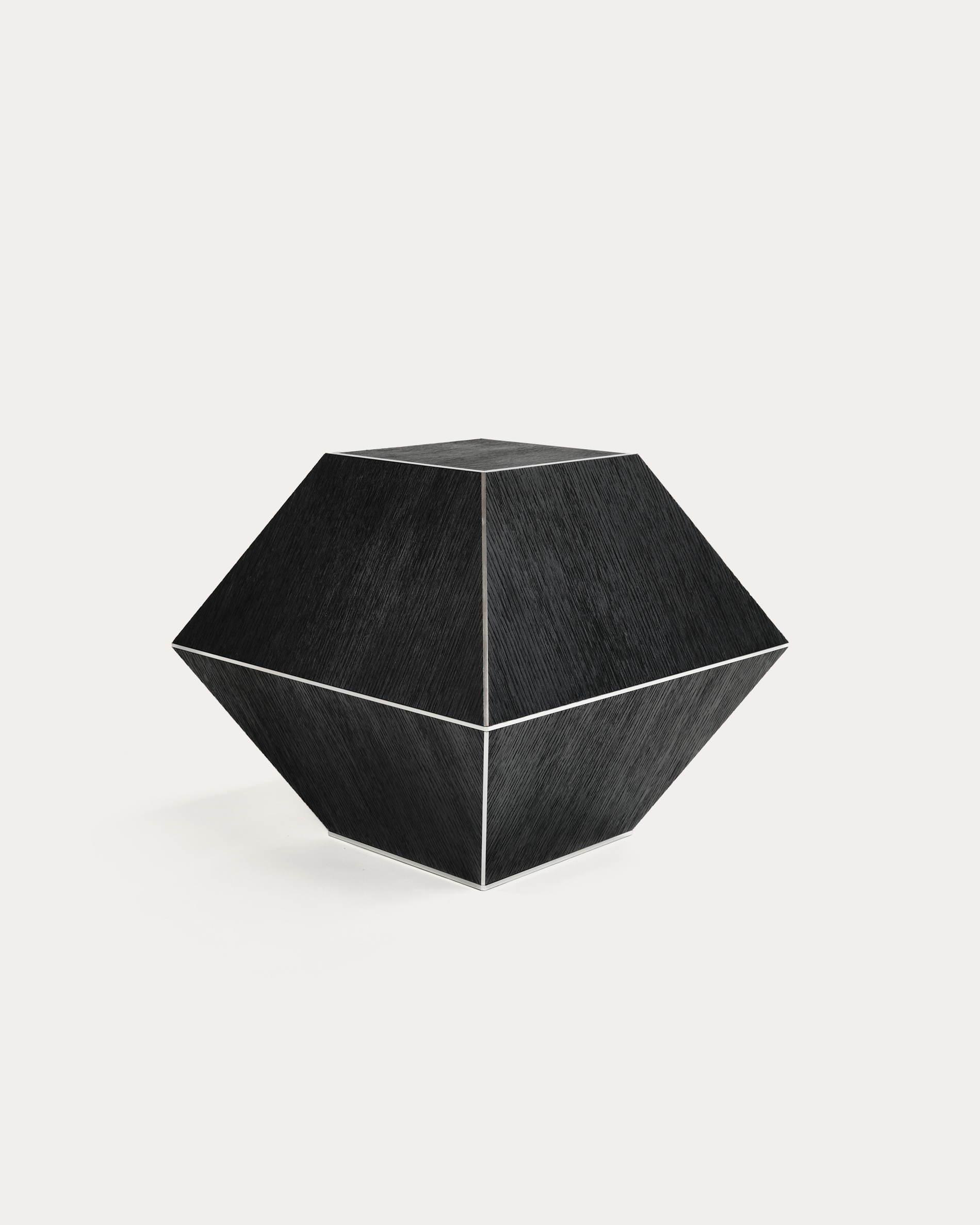 Trois carats side table • collector