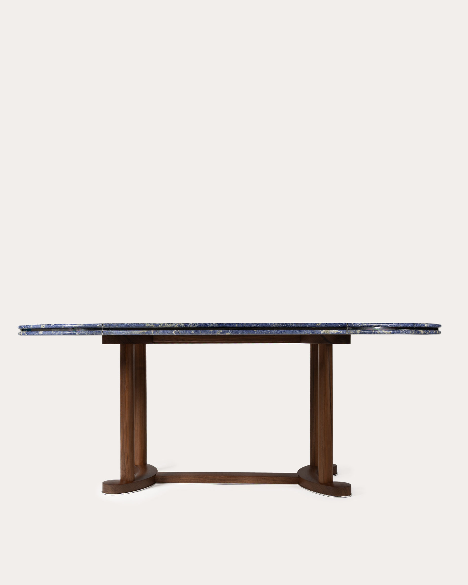 Eloge de la Courbe dining table • limited edition